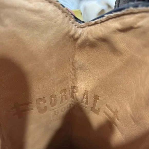 Corral Brown Western Boots with Heart Rhinestone Design - Picture 8 of 14